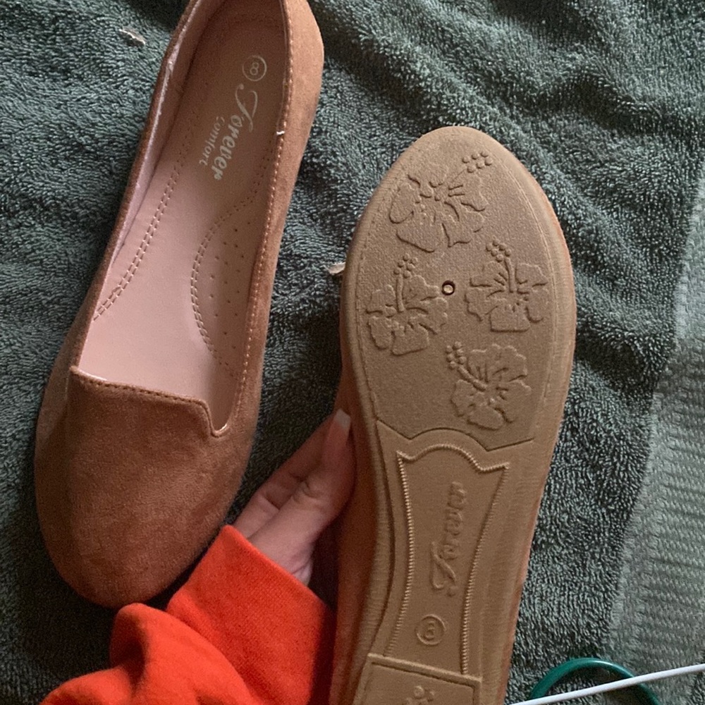 Nude women flats
